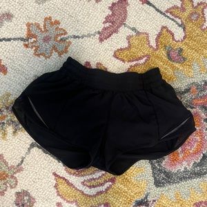 Lululemon Hotty Hot shorts 2.5